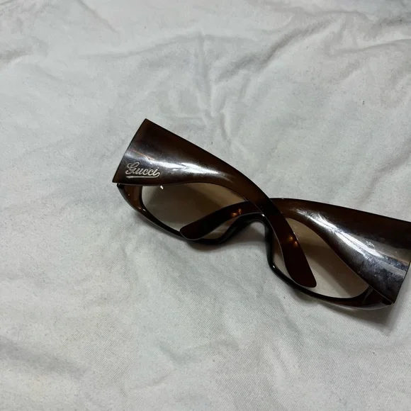 Gucci Black Sunglasses Case - Picture 7 of 11